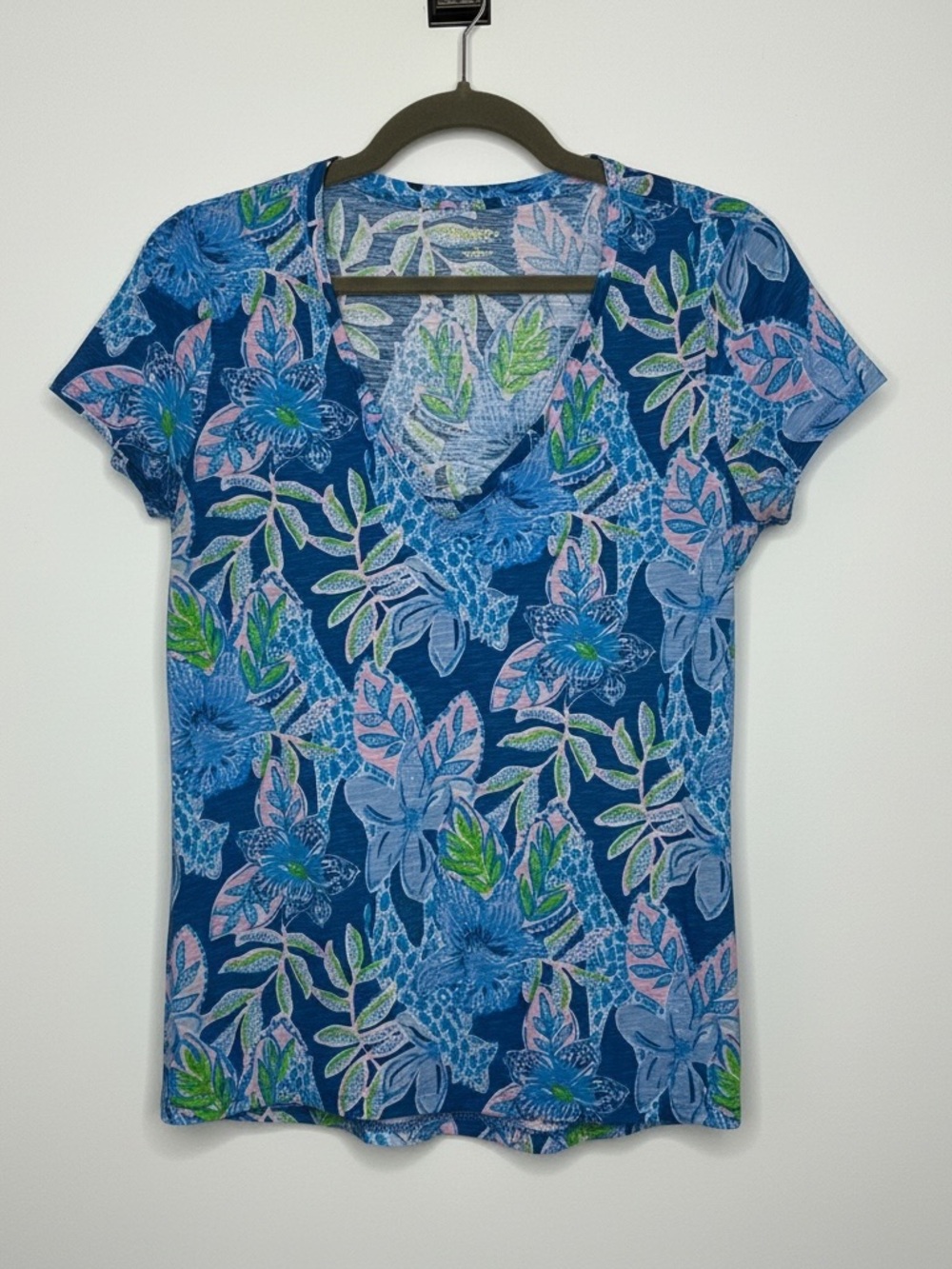 Lilly Pulitzer Sz S Navy Blue Floral V-Neck Short Sleeve Top | GUC